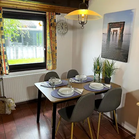 Holiday home Grommy's 2 Eckwarden